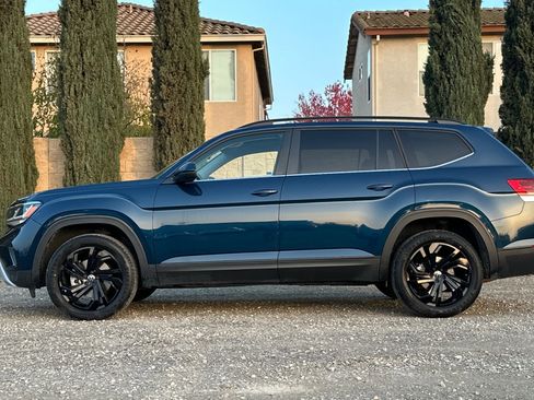 Certified 2022 Volkswagen Atlas SE image 7