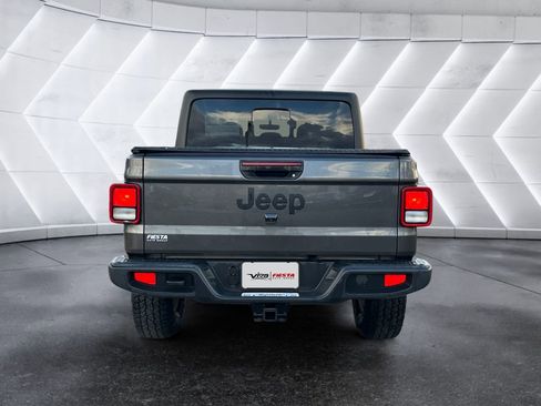 Used 2022 Jeep Gladiator Sport image 5