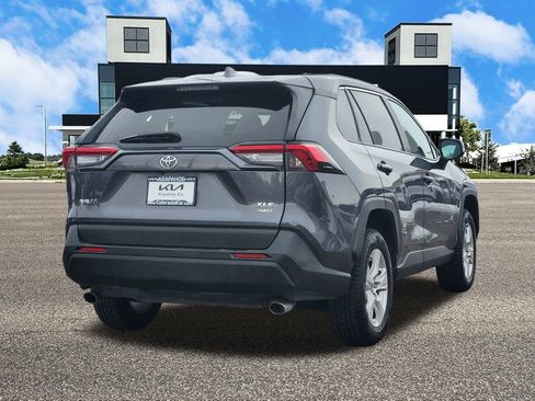 Used 2019 Toyota RAV4 XLE image 5