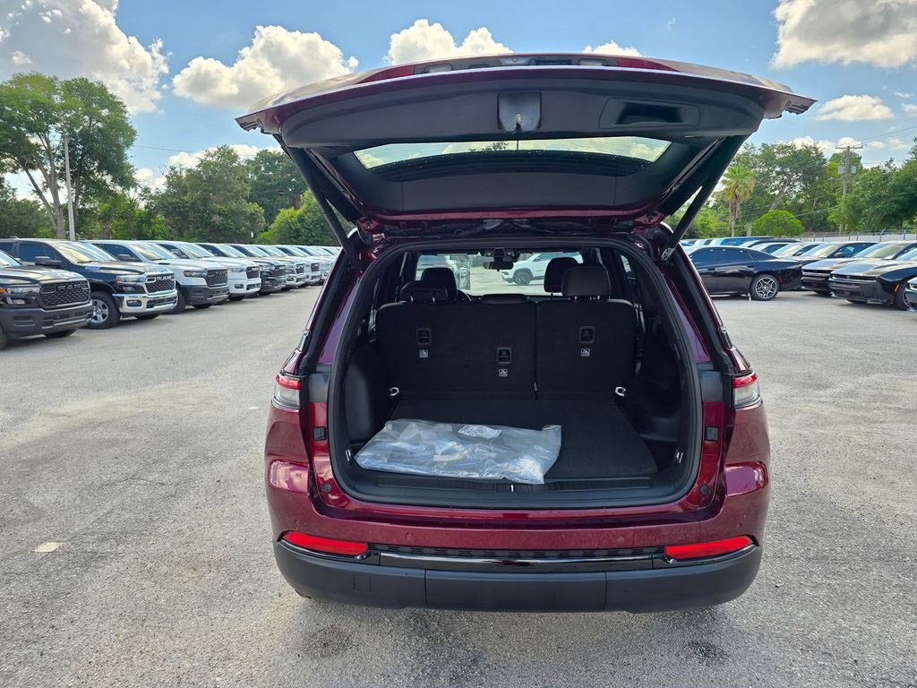 New 2025 Jeep Grand Cherokee Altitude RWD image 34