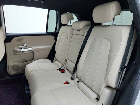 New 2026 Mercedes-Benz GLB 250 image 18