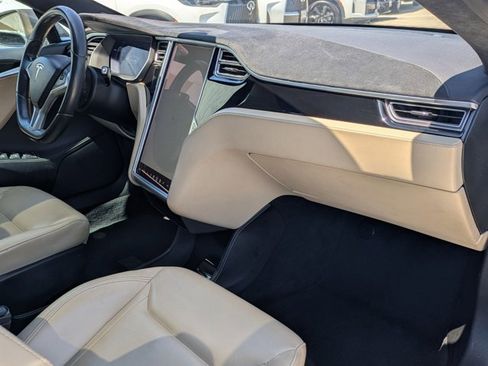 Used 2015 Tesla Model S 70 RWD image 22