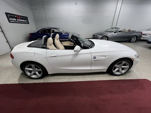 Used 2011 BMW Z4 sDrive30i image 15