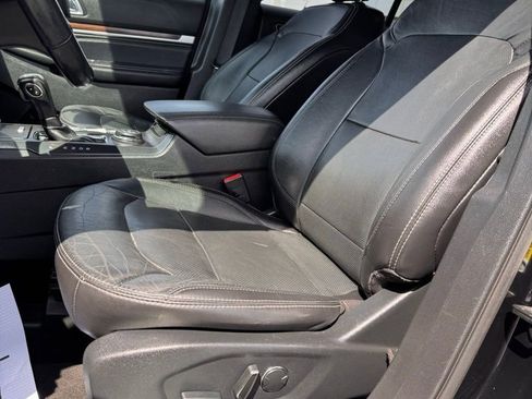 Used 2018 Ford Explorer Limited AWD/4WD image 11