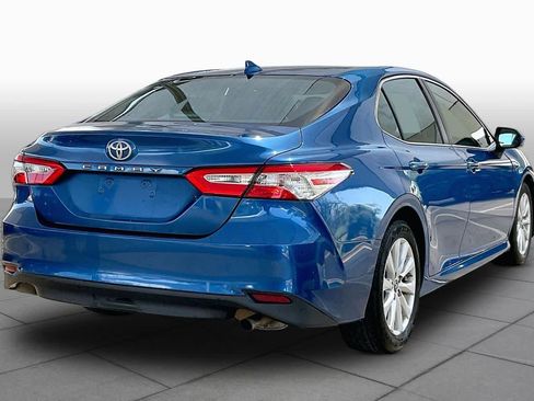 Used 2019 Toyota Camry LE FWD image 12