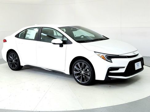 New 2026 Toyota Corolla SE FWD image 7