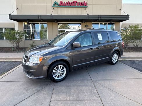 Used 2016 Dodge Grand Caravan SXT FWD image 1