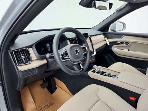 New 2026 Volvo XC90 T8 Plus w/ Protection Package AWD/4WD image 32