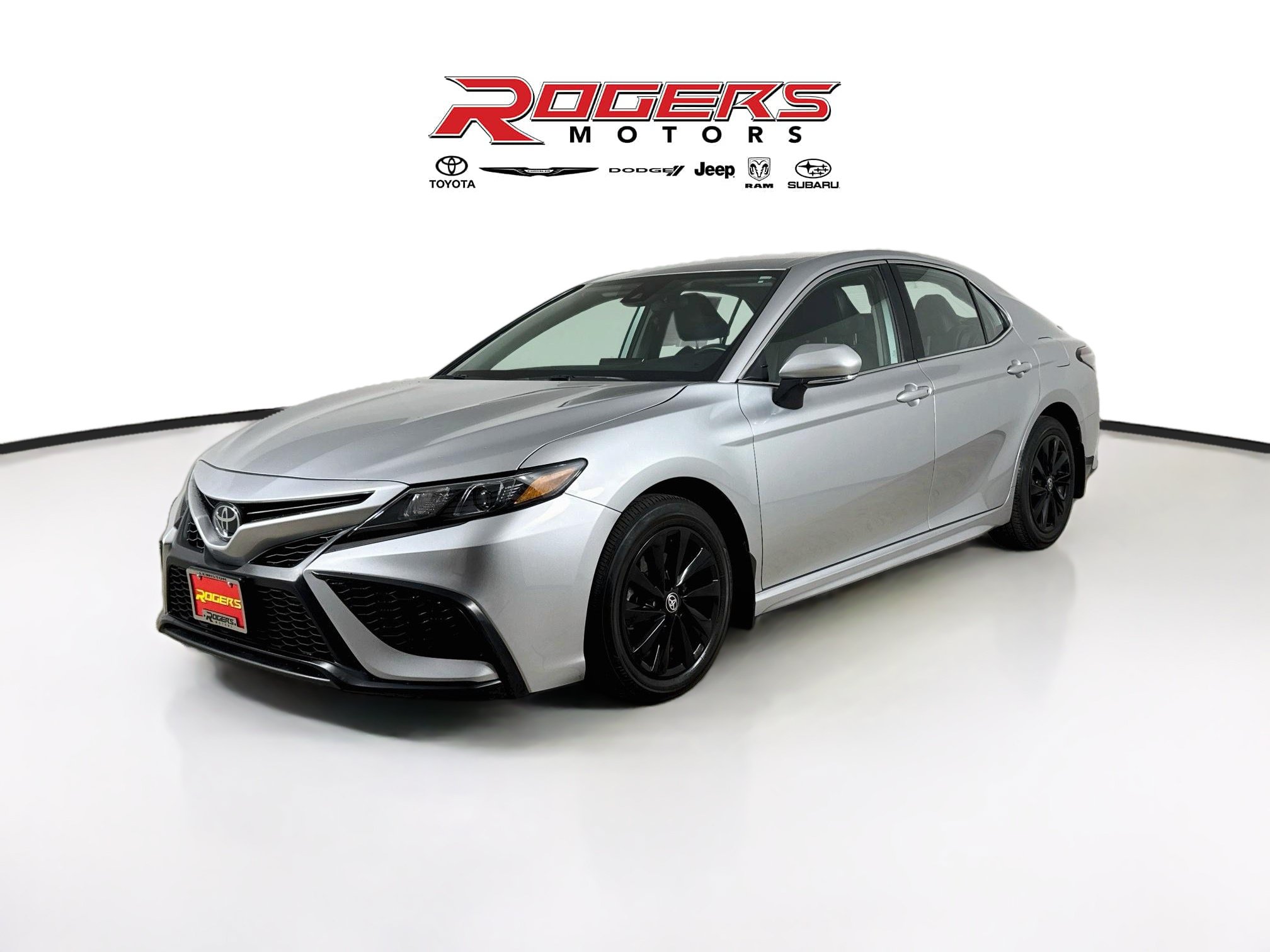 Used 2024 Toyota Camry SE FWD image 8
