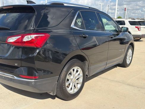 Used 2019 Chevrolet Equinox LT w/ Sun & Navigation Package FWD image 3