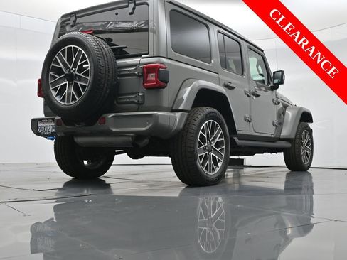Used 2022 Jeep Wrangler Unlimited Sahara image 52