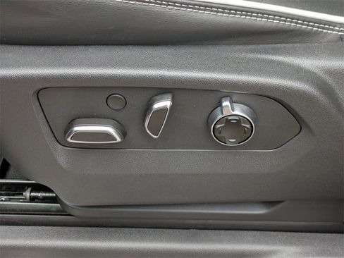 Used 2025 GMC Sierra 1500 AT4X image 21