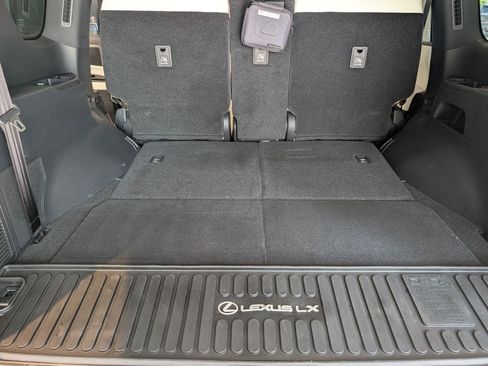 Used 2024 Lexus LX 600 4WD w/ Appearance Package image 33