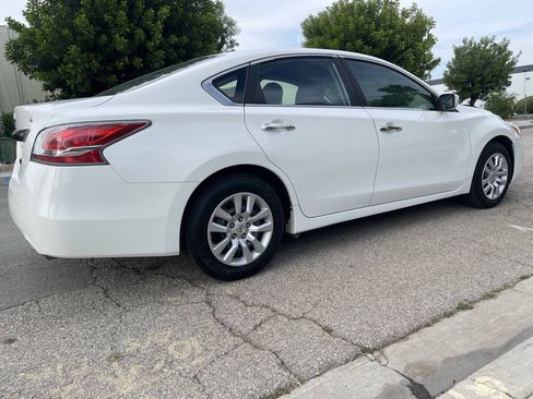 Used 2015 Nissan Altima 2.5 S FWD image 6