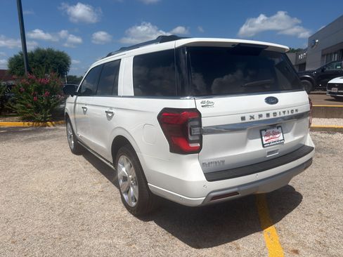 Used 2024 Ford Expedition Platinum RWD image 7