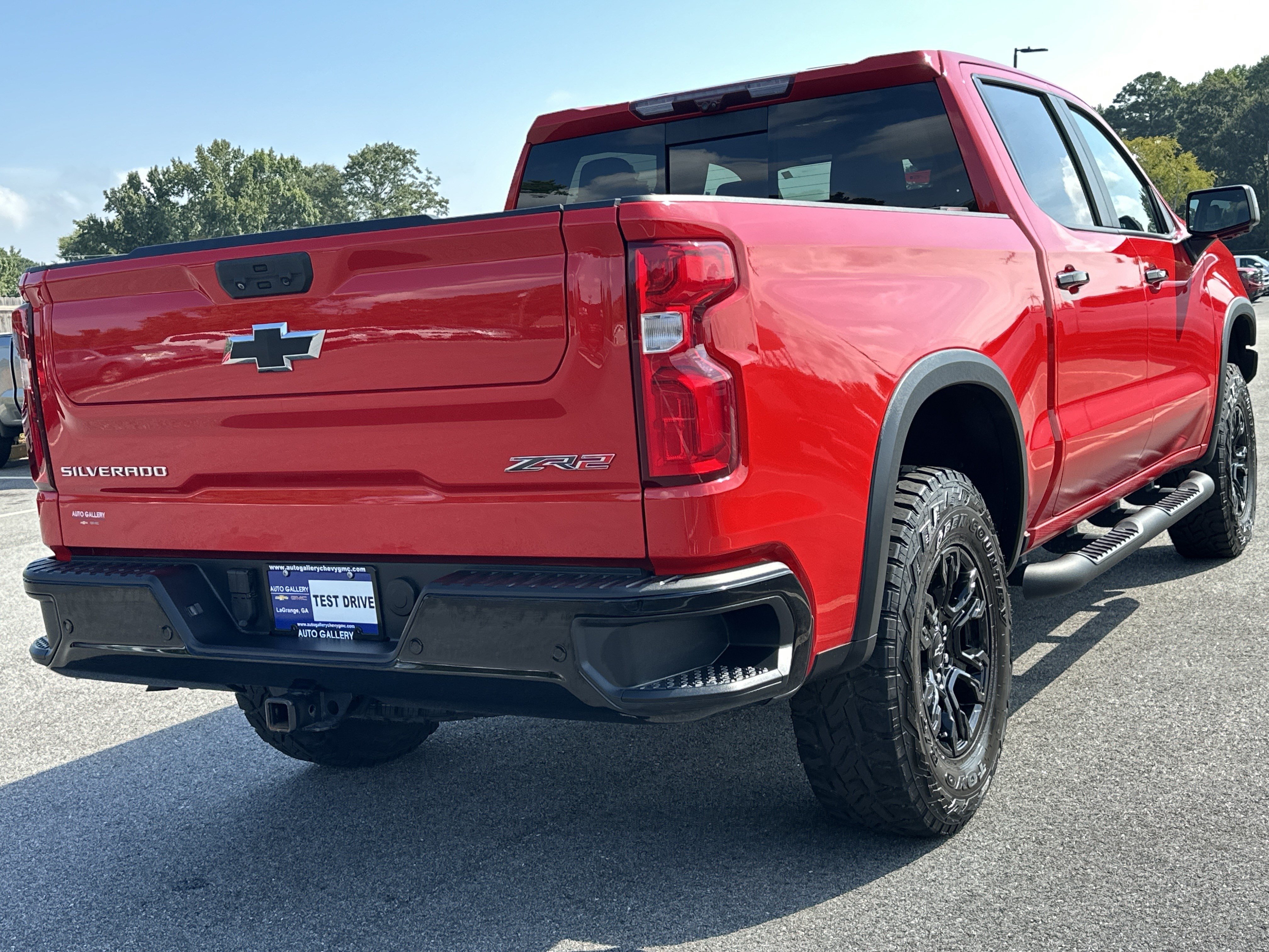 Used 2023 Chevrolet Silverado 1500 ZR2 w/ Technology Package AWD/4WD image 6