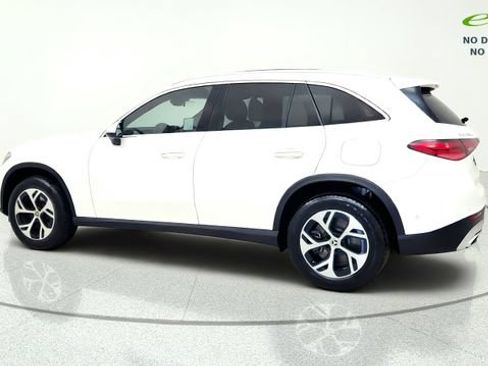 Used 2025 Mercedes-Benz GLC 350e 4MATIC image 6