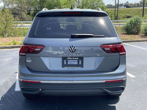 Certified 2024 Volkswagen Tiguan SE image 6