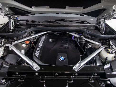 Used 2023 BMW X7 xDrive40i w/ M Sport Package image 49