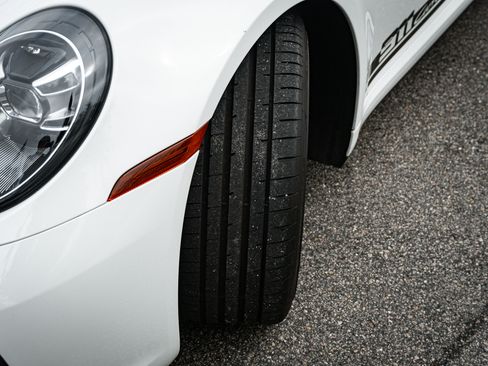 Used 2023 Porsche 911 Carrera T image 12