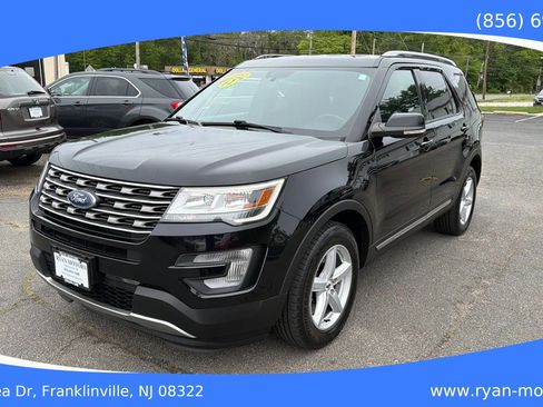 Used 2017 Ford Explorer XLT AWD/4WD image 1
