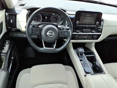 Used 2022 Nissan Pathfinder SV AWD/4WD image 11