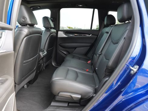 Used 2023 Cadillac XT6 Premium Luxury image 20