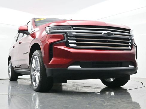 Used 2024 Chevrolet Suburban High Country AWD/4WD image 52
