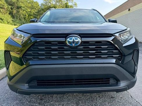 Used 2022 Toyota RAV4 LE AWD/4WD image 6
