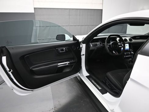 Used 2022 Ford Mustang GT w/ Equipment Group 301A image 8