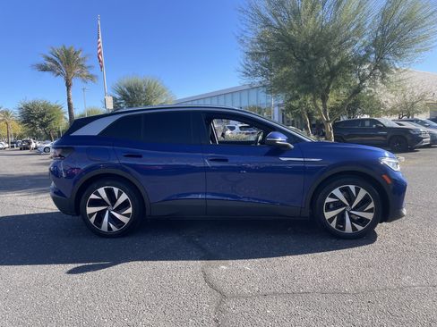 Certified 2021 Volkswagen ID.4 Pro S w/ Gradient Package image 5
