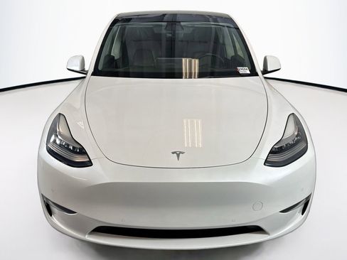 Used 2021 Tesla Model Y Long Range image 2