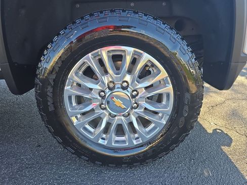 Used 2023 Chevrolet Silverado 2500 High Country w/ Z71 Off-Road Package AWD/4WD image 34