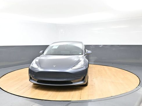 Used 2023 Tesla Model 3 Standard Range RWD image 3