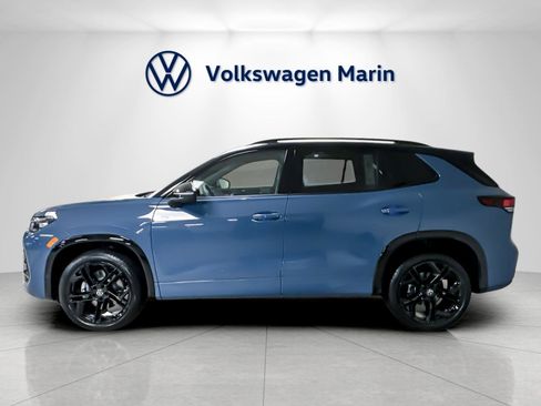 New 2026 Volkswagen Tiguan SE R-Line image 2