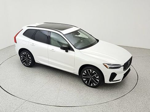 Certified 2026 Volvo XC60 B5 Ultra AWD/4WD image 15