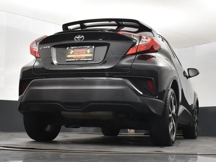 Used 2022 Toyota C-HR XLE FWD image 13