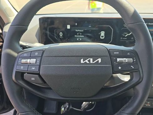 Used 2025 Kia K4 EX FWD image 13