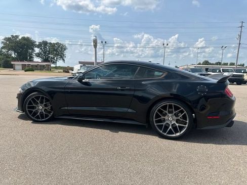 Used 2019 Ford Mustang Coupe w/ Black Accent Package RWD image 20