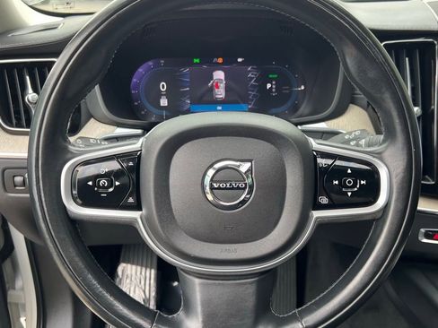 Used 2022 Volvo XC60 T8 Inscription w/ Advanced Package image 37