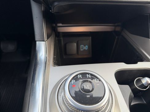 Used 2020 Ford Explorer XLT w/ Equipment Group 202A RWD image 23