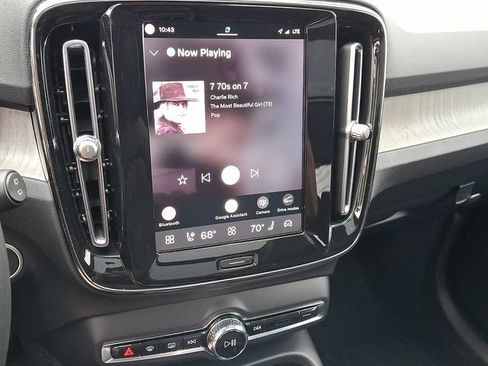 Certified 2023 Volvo XC40 B5 Plus w/ Protection Package Premier AWD/4WD image 17