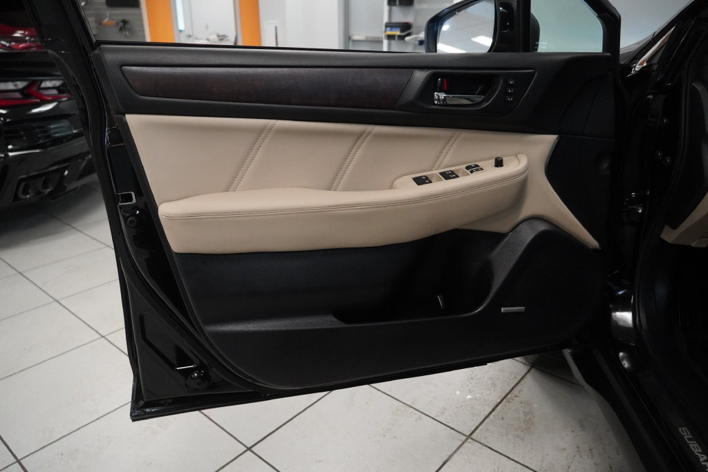 Used 2019 Subaru Outback 2.5i Limited AWD/4WD image 6