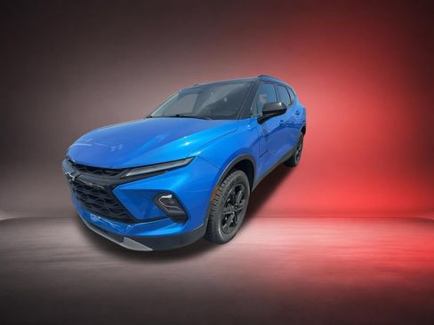 Certified 2024 Chevrolet Blazer LT w/ Convenience Package FWD image 4