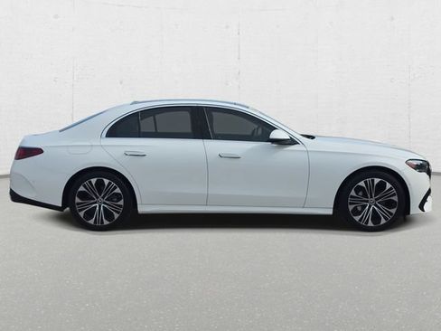 Used 2024 Mercedes-Benz E 350 4MATIC Sedan image 4