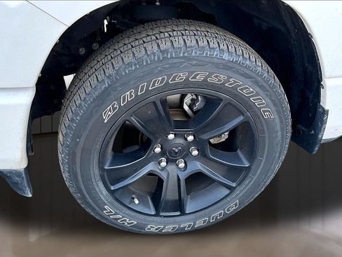 Used 2024 RAM 1500 Big Horn AWD/4WD image 32