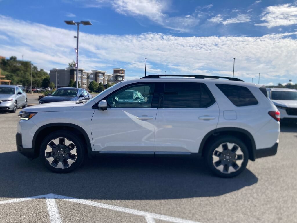 New 2026 Honda Pilot Elite image 3