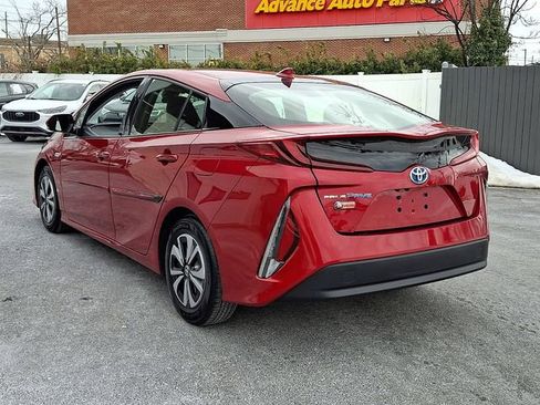 Used 2018 Toyota Prius Prime Premium image 4