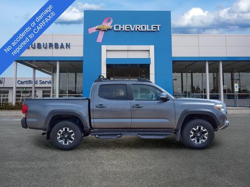 Used 2016 Toyota Tacoma TRD Off-Road w/ Towing Package AWD/4WD image 4