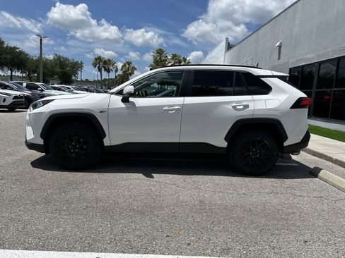 Used 2019 Toyota RAV4 XLE FWD image 5